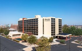 University Plaza Hotel Springfield 3*